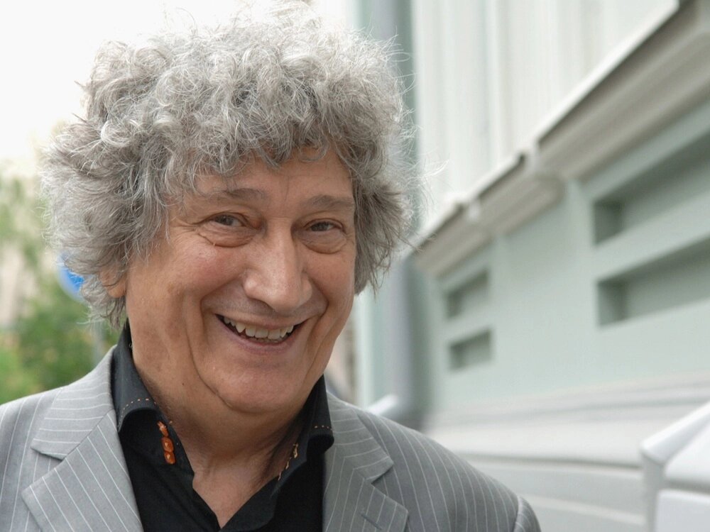 Юрий Сергеевич Энтин — советский и российский поэт, драматург, поэт-песенник, писатель, сценарист.