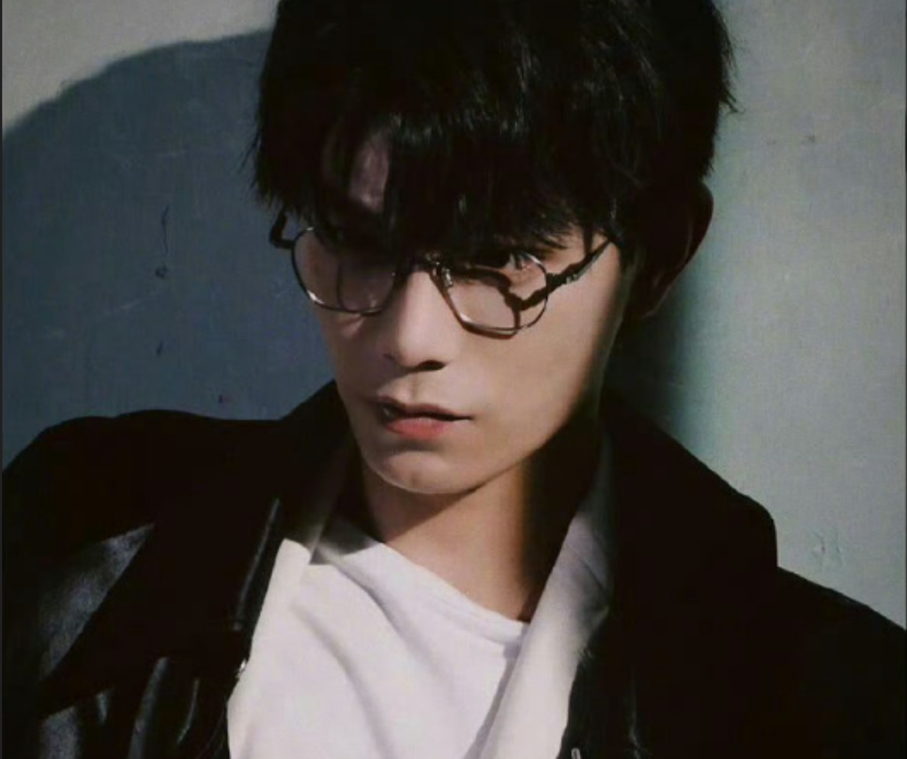 Китайский актер Дин Юй Си.