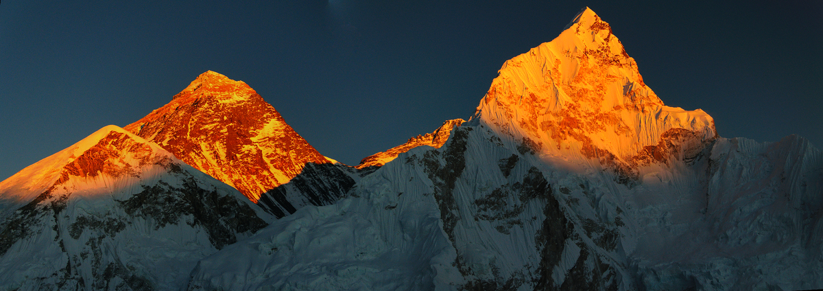 Эверест на закате
