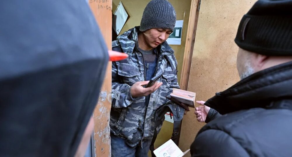 Мигрантам в России усложнят жизнь: власти объявили жесткие меры