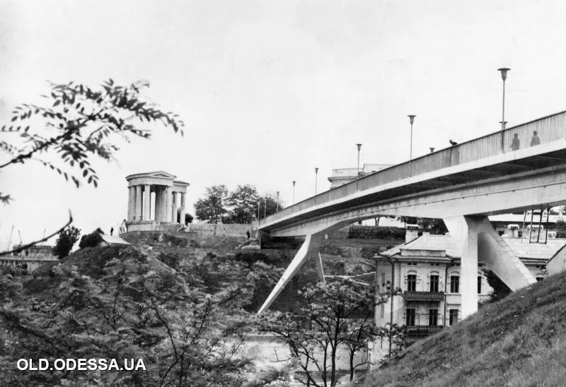 Одесса. Тёщин мост.  Одесситы думаю поймут, почему он здесь.