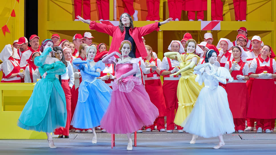 Постановка Филиппа Григорьяна отдает должно не только сновидениям и условностям, но и конкретике русского авангарда.📷Фото: Susanne Hassler-Smith / Wiener Staatsopera