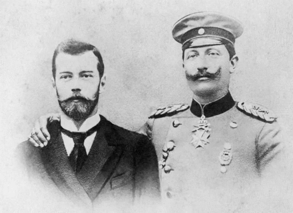 Николай II и Вильгельм II в молодости. Из открытых источников.