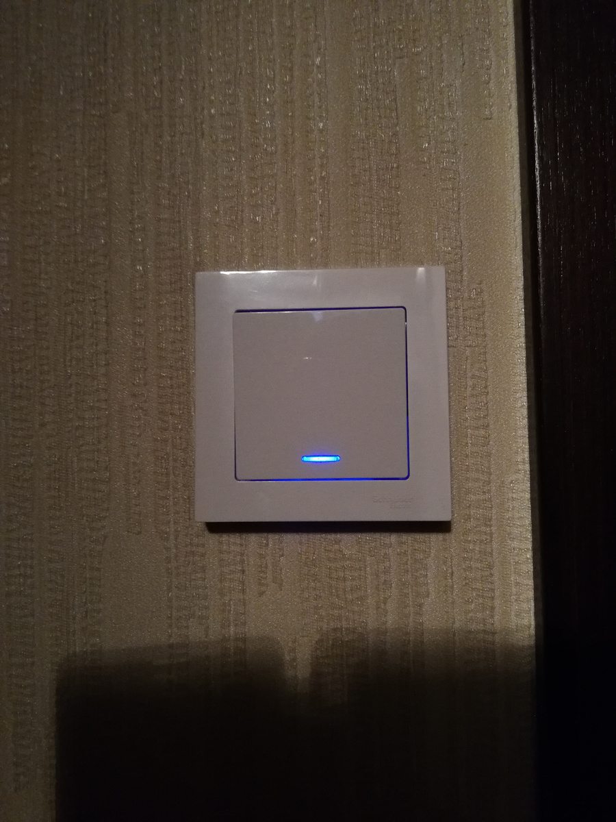 Выключатель с подсветкой