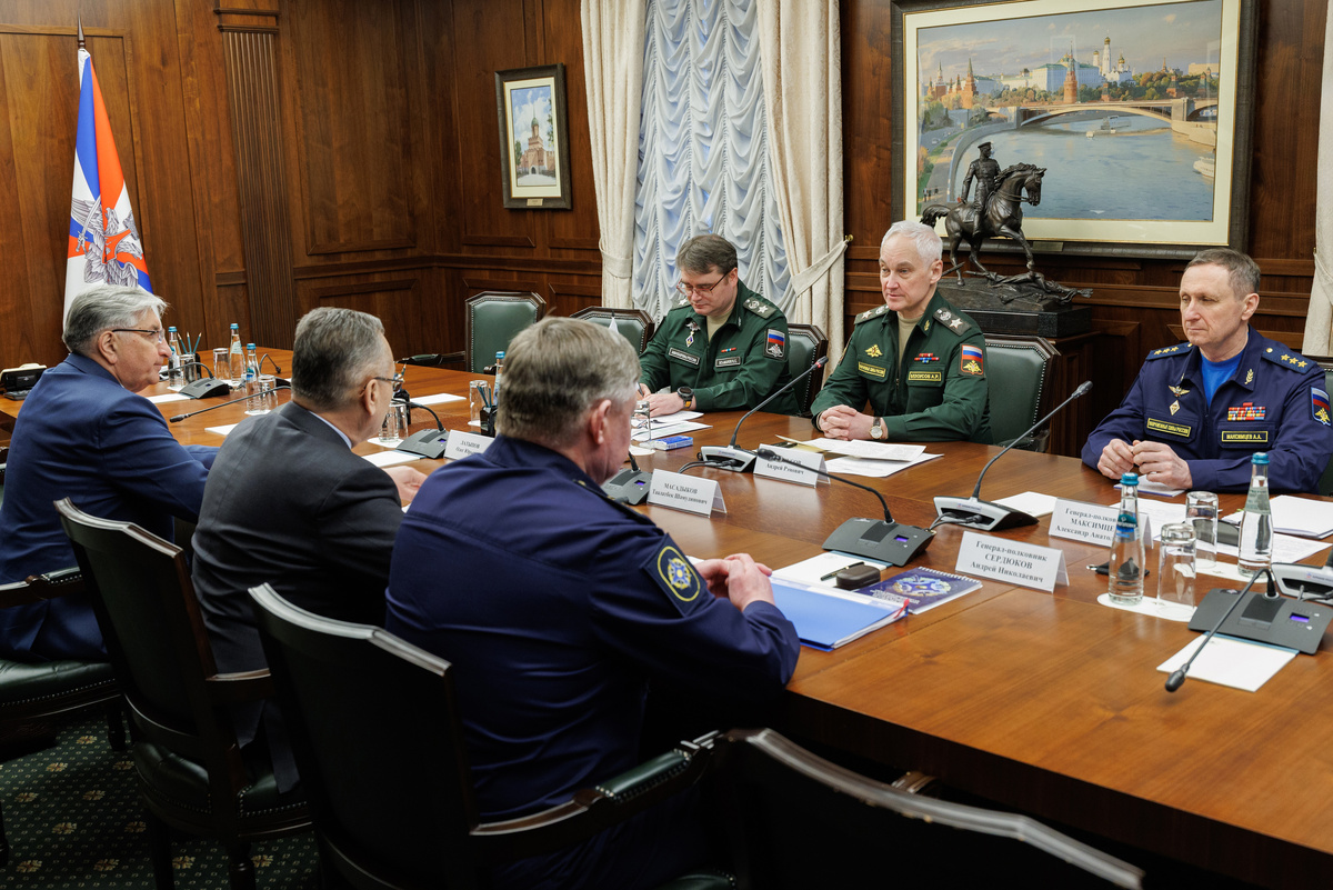    Встреча министра обороны России с генеральным секретарем ОДКБ в Москве (Россия), 9 февраля 2026 года. Источник фото: пресс-служба ОДКБ.