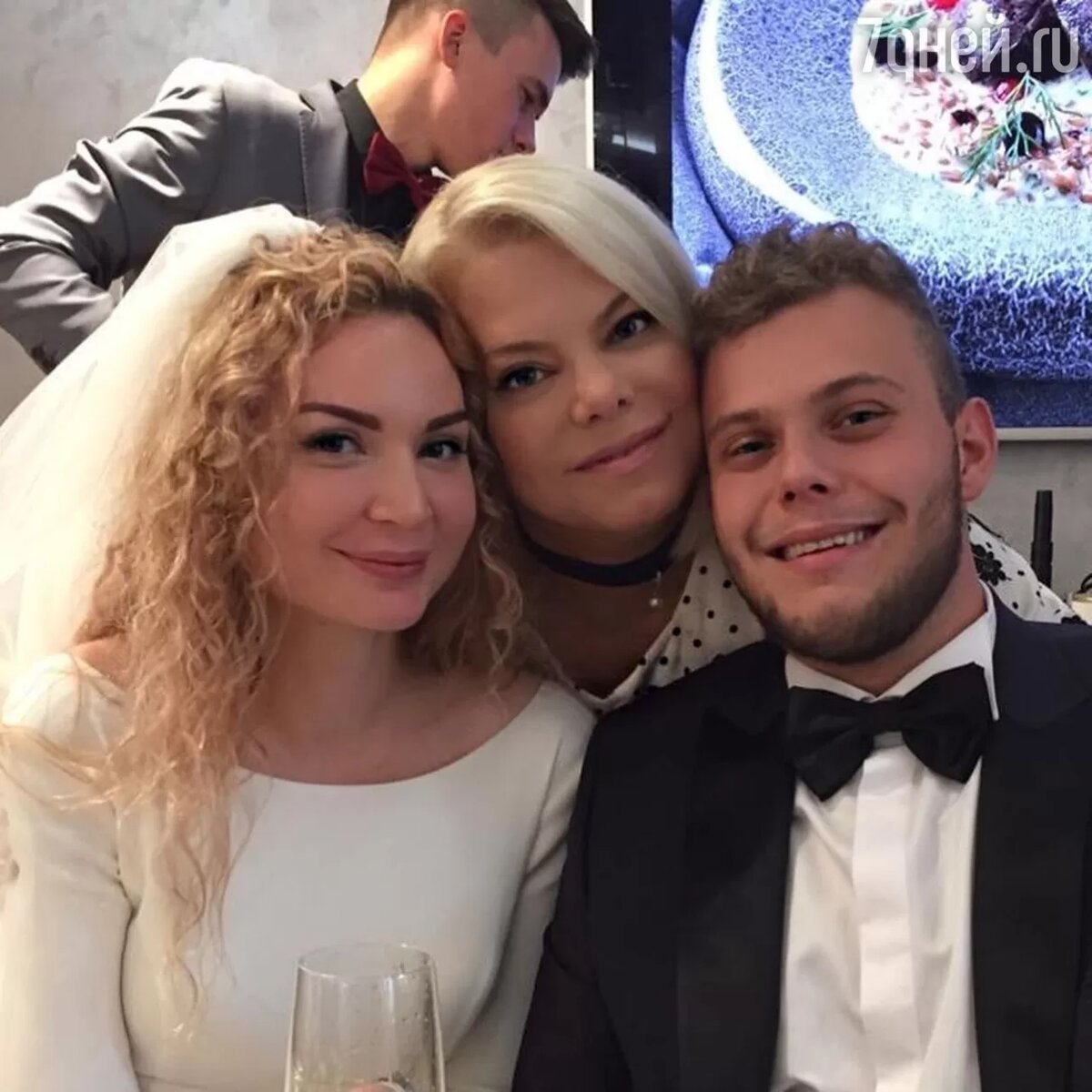 Фото: @the_yana_poplavskaya Instagram* Яны Поплавской. Первая свадьба