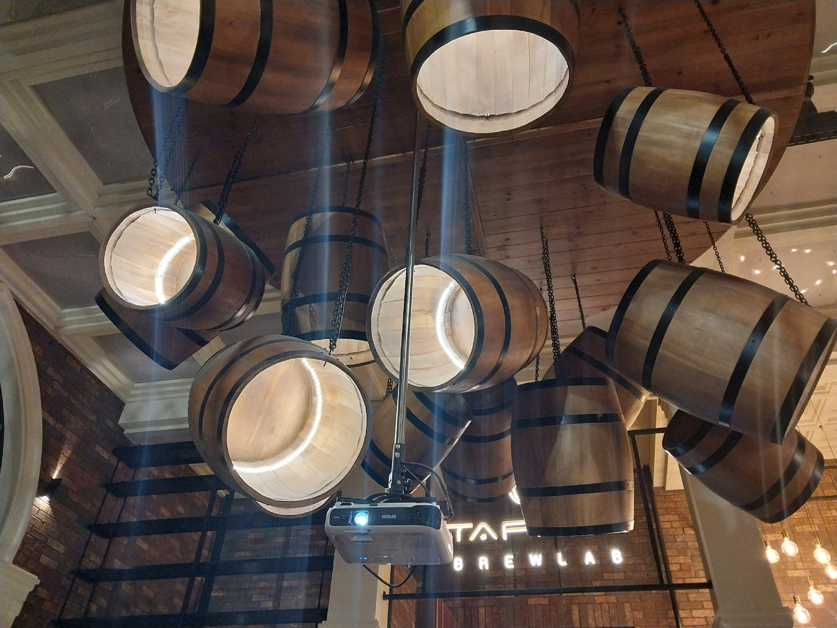 фото автора "светильники в дегустационном зале"