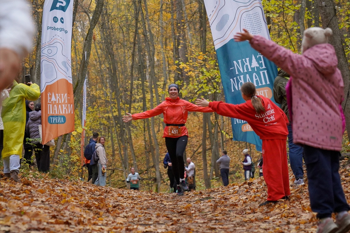 Это я на традиционном осеннем забеге в наших лесах)