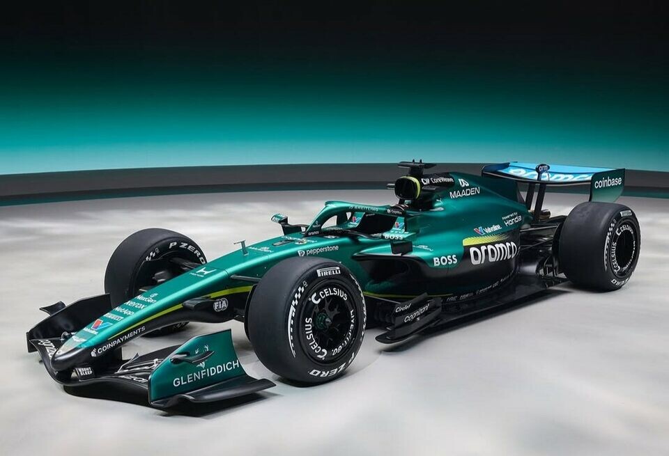    Aston Martin показала машину AMR26 для нового сезона Формулы 1Aston Martin