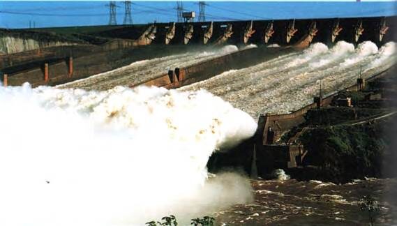 Рисунок 2. Комплекс ГЭС «Итайпу».