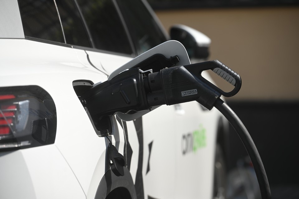    В Петербурге открылись новые быстрые заправки. Алексей БУЛАТОВ