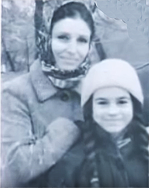 Юля Трофимова с дочерью Оксаной. Фото: www.mzk2.ru