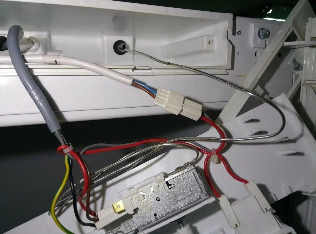 Ремонт и замена термостата на бытовом холодильнике