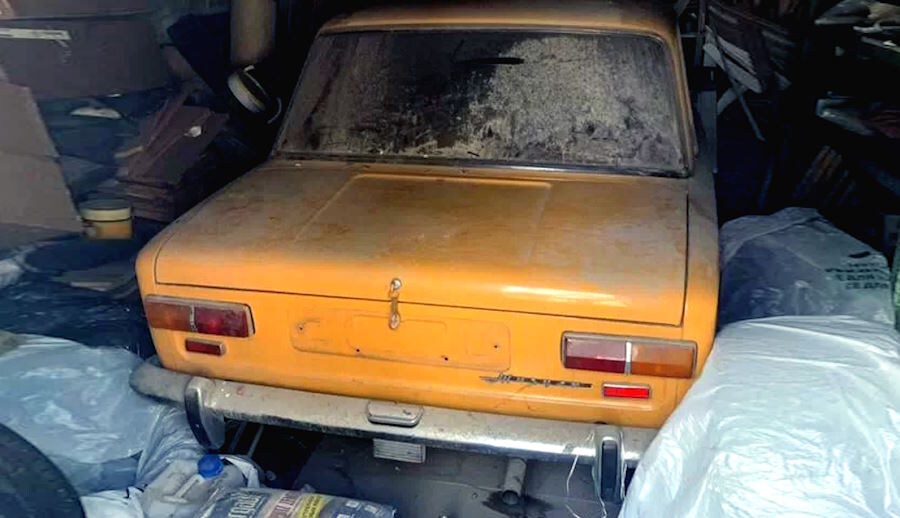 На продажу выставили Жигули, простоявшие в гараже 20 лет