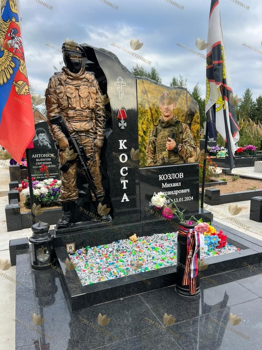 Памятник участнику СВО с фрезерной резкой и прямой полимерной печатью фото на камне