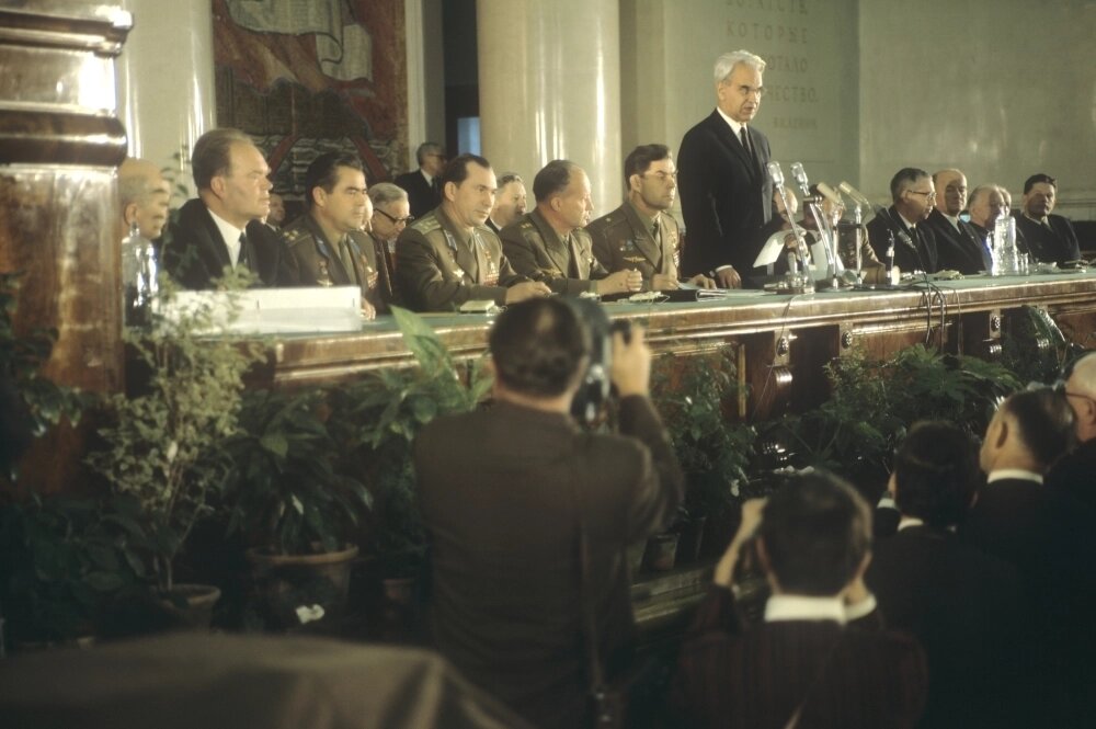    Президент Академии наук СССР (ныне РАН) Мстислав Келдыш на пресс-конференции, посвященной полетам в космос кораблей «Союз-2» (беспилотный) и «Союз-3», запущенный на орбиту 26 октября 1968 года космонавтом Георгием Береговым. Фото: РИА Новости/ Александр Моклецов