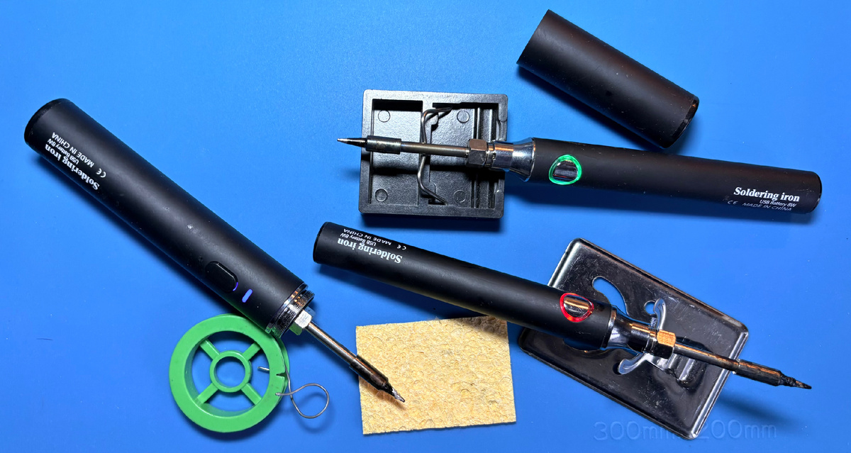 Аккумуляторные паяльники, которыми мы пользуемся. Фото автора