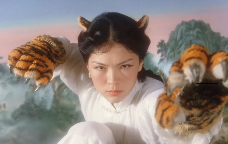 AI-HUA — виртуальная артистка от Warner Music China