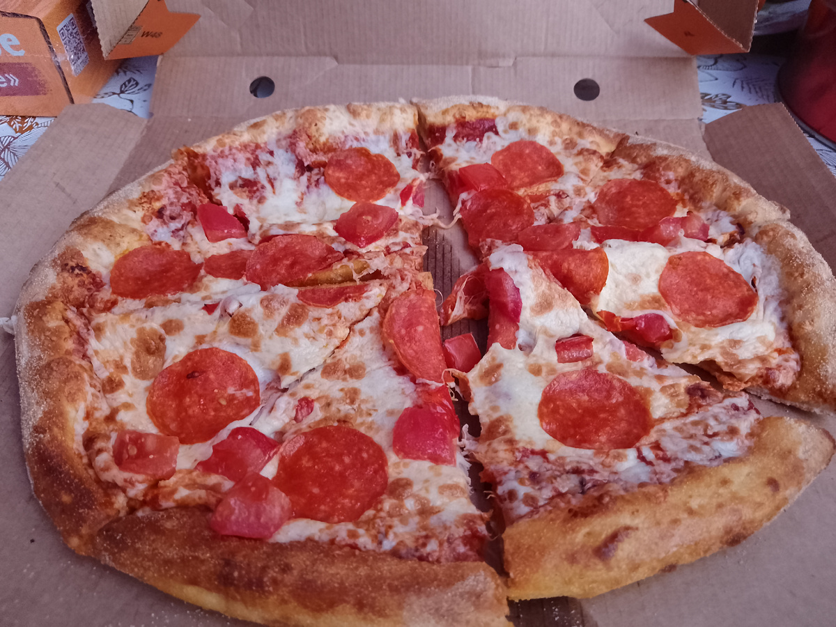 Фото  автора, купила пиццу