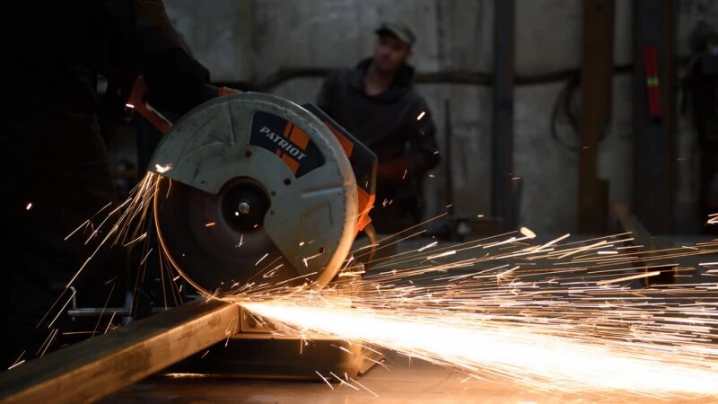     Производство, металлообработка, завод. Дмитрий Лямзин