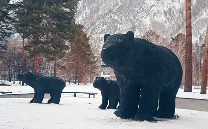 Памятник Медведице с медвежатами в Черёмушках. Фото из личного архива.