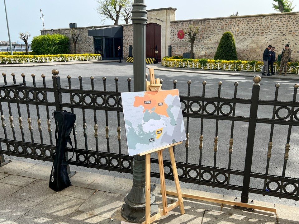    Экс-офицер США Крапивник: Запада уже формирует территориальные претензии к Киеву GLOBAL LOOK PRESS