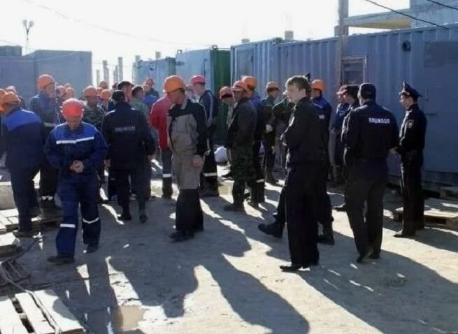 Нелегалов, как известно, надо искать на тюменских стройках