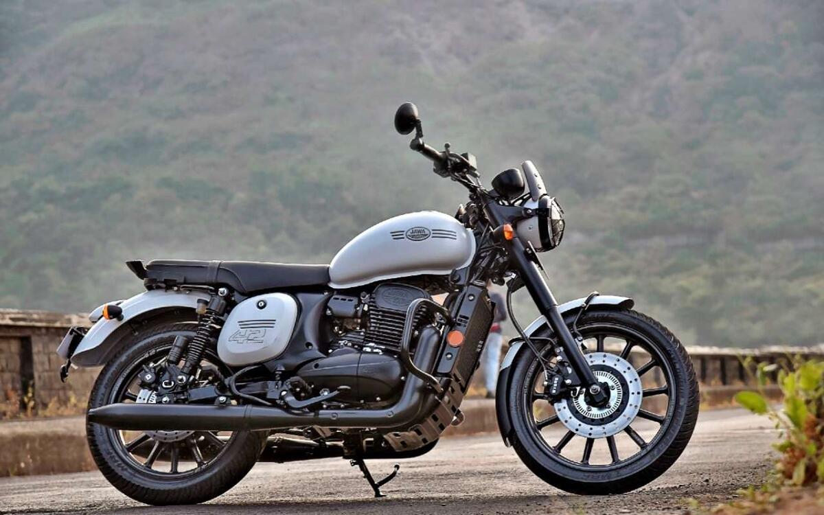 Новые мотоциклы Jawa — официальные продажи в РФ!Четыре модификации мотоцикла Jawa прошли сертификацию в России
📷
📷
📷
📷
