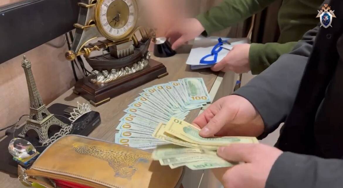     Экс-главу Емельяново подозревают в превышении полномочий и махинации с землей