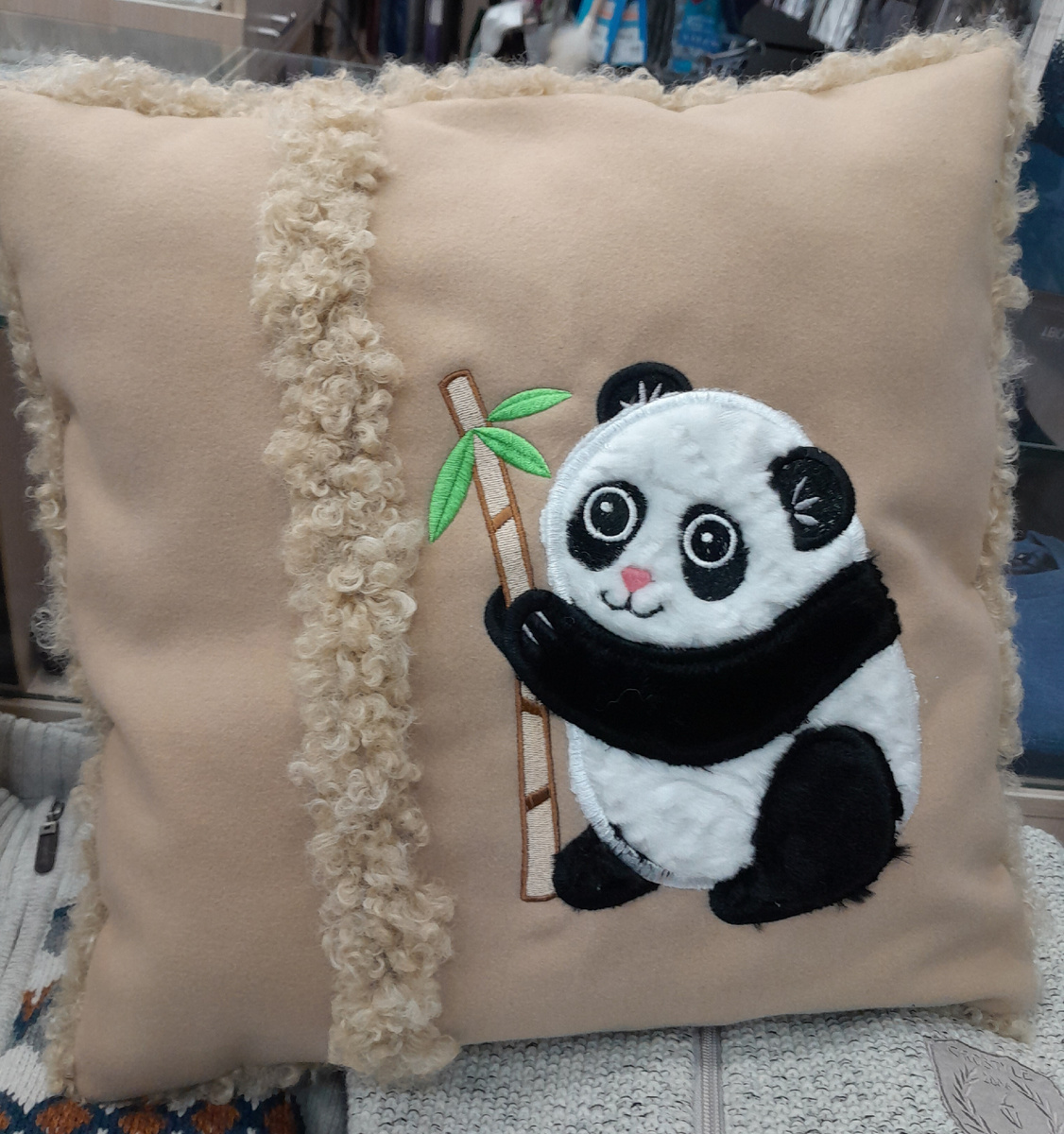 Подушка, панда.
