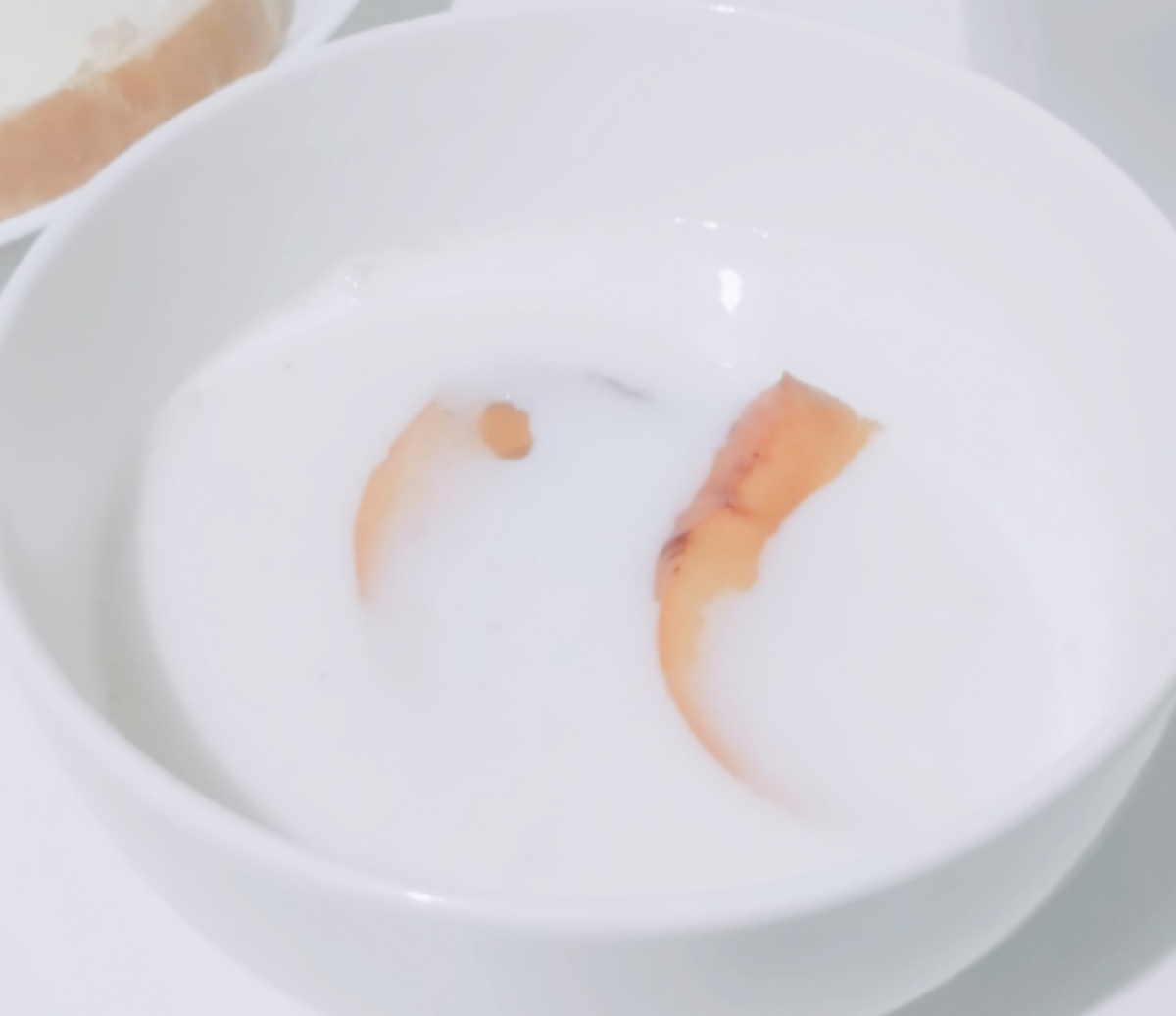 Каша молочная 5 злаков с кусочками хурмы. Очень вкусно! 