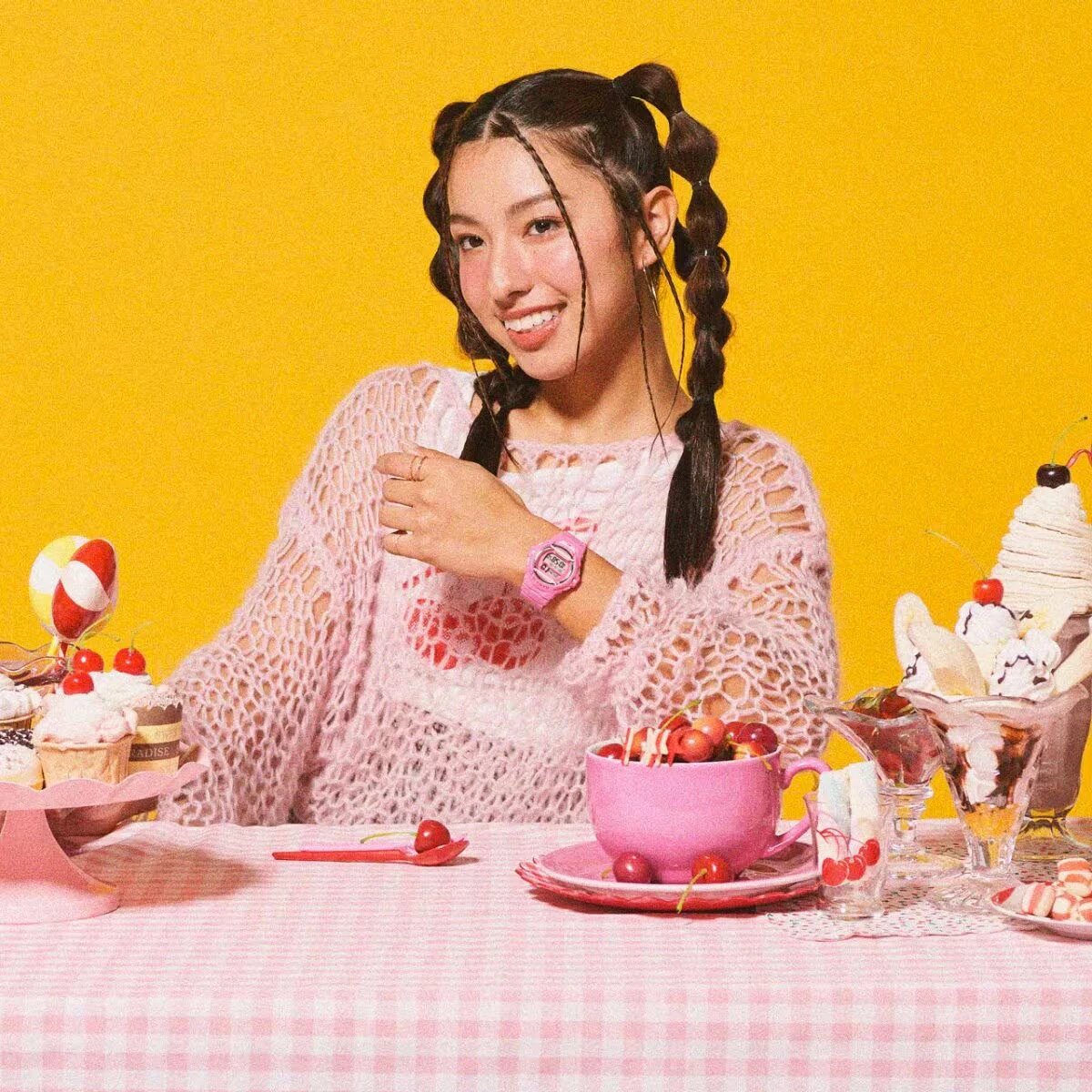 Модель каждый день создает позитивное настроение и дополняет ваш образ