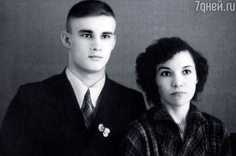 Родители Анны Самохиной. Обратите внимание, какие шикарные глаза у мамы – такие же красивые глаза у Анны. 