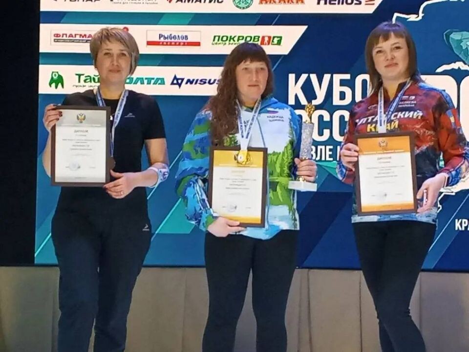    Призёры женских соревнований Кубка России. Справа Марина Беляева - бронзовый призёр турнира. Фото из альбома спортсменки