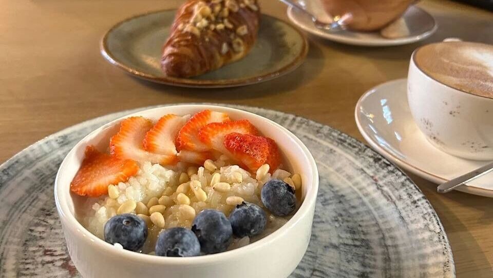    Себестоимость растет, а поток гостей и средний чек падают.   inkazan.ru