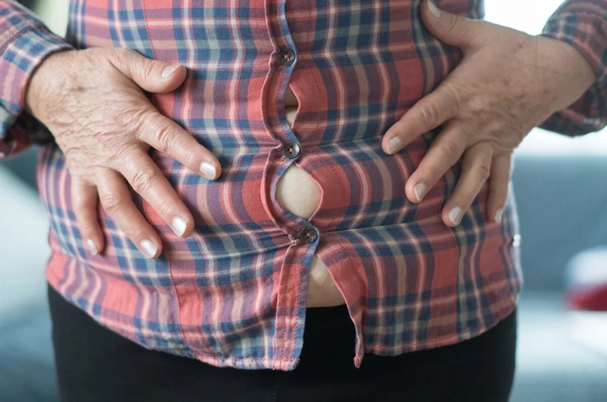    Перетягивание тела одеждой также может стать причиной развития изжоги.