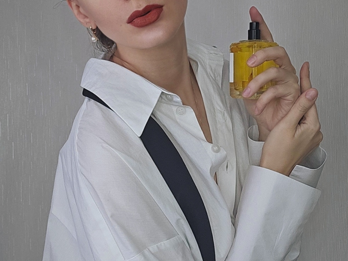 Если кому-то захочется понудеть в комментах на тему "Какое мерзкое слово краш", не стесняйтесь, конечно. Но у нас так прижилось. Кто-то зовет друг друга солнышками, зайчиками, пупсиками, мышками и пышками, а мы — краш и няш. И нет, мы не вкладываем в эти слово понятия "недоступный Обоже" и "болотная тина". Просто милые прозвища внутри наших отношений