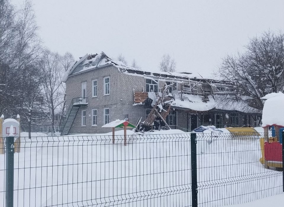    На момент происшествия в здании, к счастью, никого не было