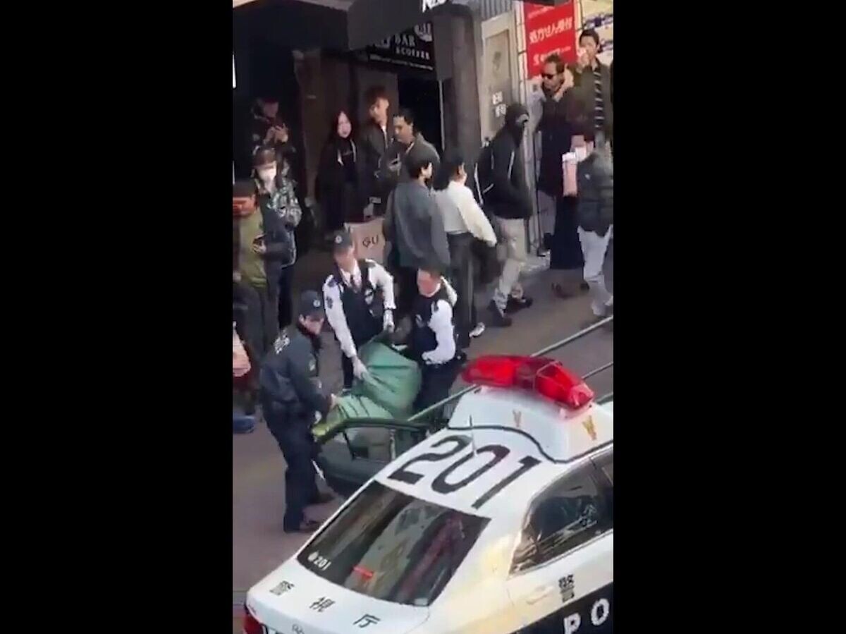    "Сушификация". В Японии задерживают иностранцев, нарушающих общественный порядок | © Соцсети