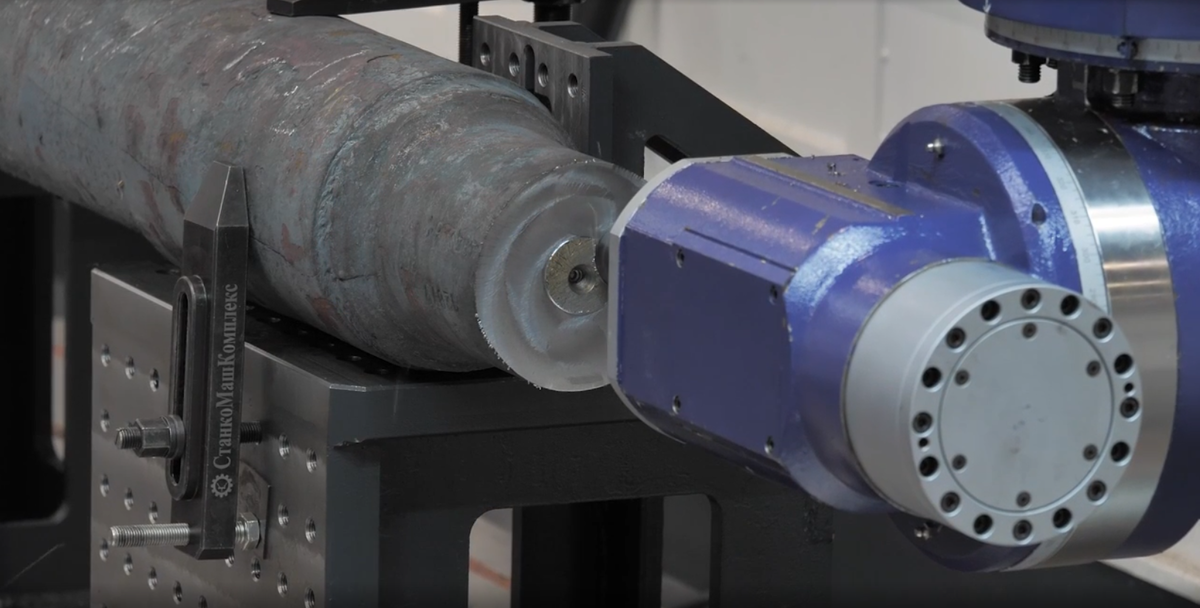 Обработка заготовки на портальном станке ФП190-4.2МФ5