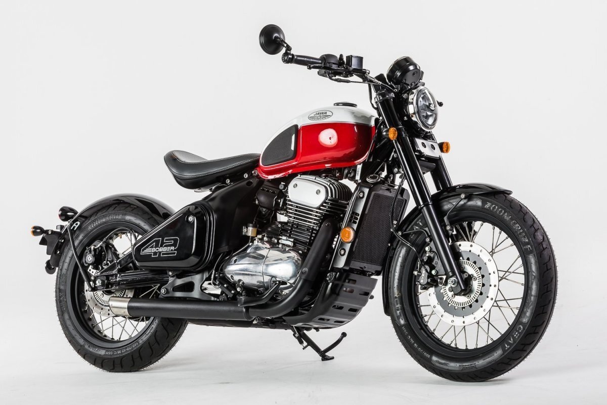   Современный Jawa 350 CL Bobber построен на базе модели Pérák, унаследовав от нее техническую платформу, но получил новый минималистичный дизайн. Отличительными чертами стали одиночное сиденье, торцевые зеркала и каплевидный бак с узнаваемым логотипом.   
Jawa
