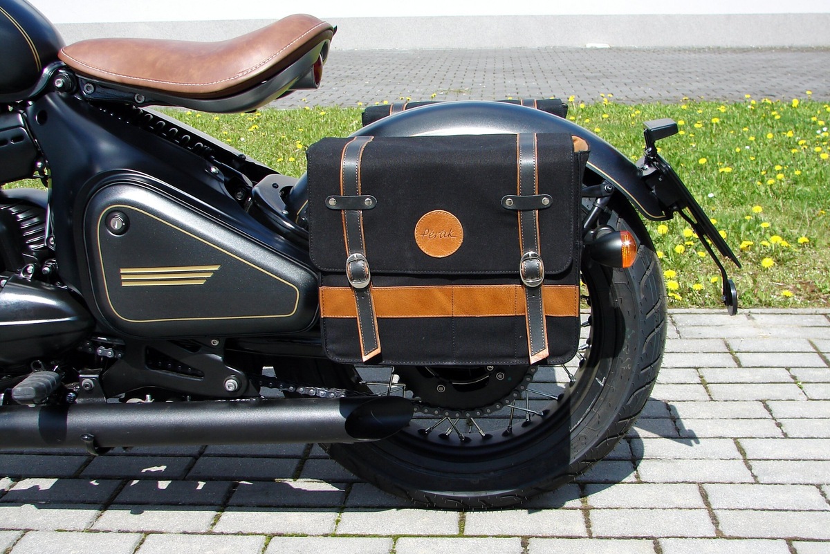    Визуальная легкость достигается за счет покатой задней части и скрытого под декоративной крышкой моноамортизатора. Боббер сохраняет классическую эстетику, но оснащен современными дисковыми тормозами с ABS на обоих колесах.   
Jawa