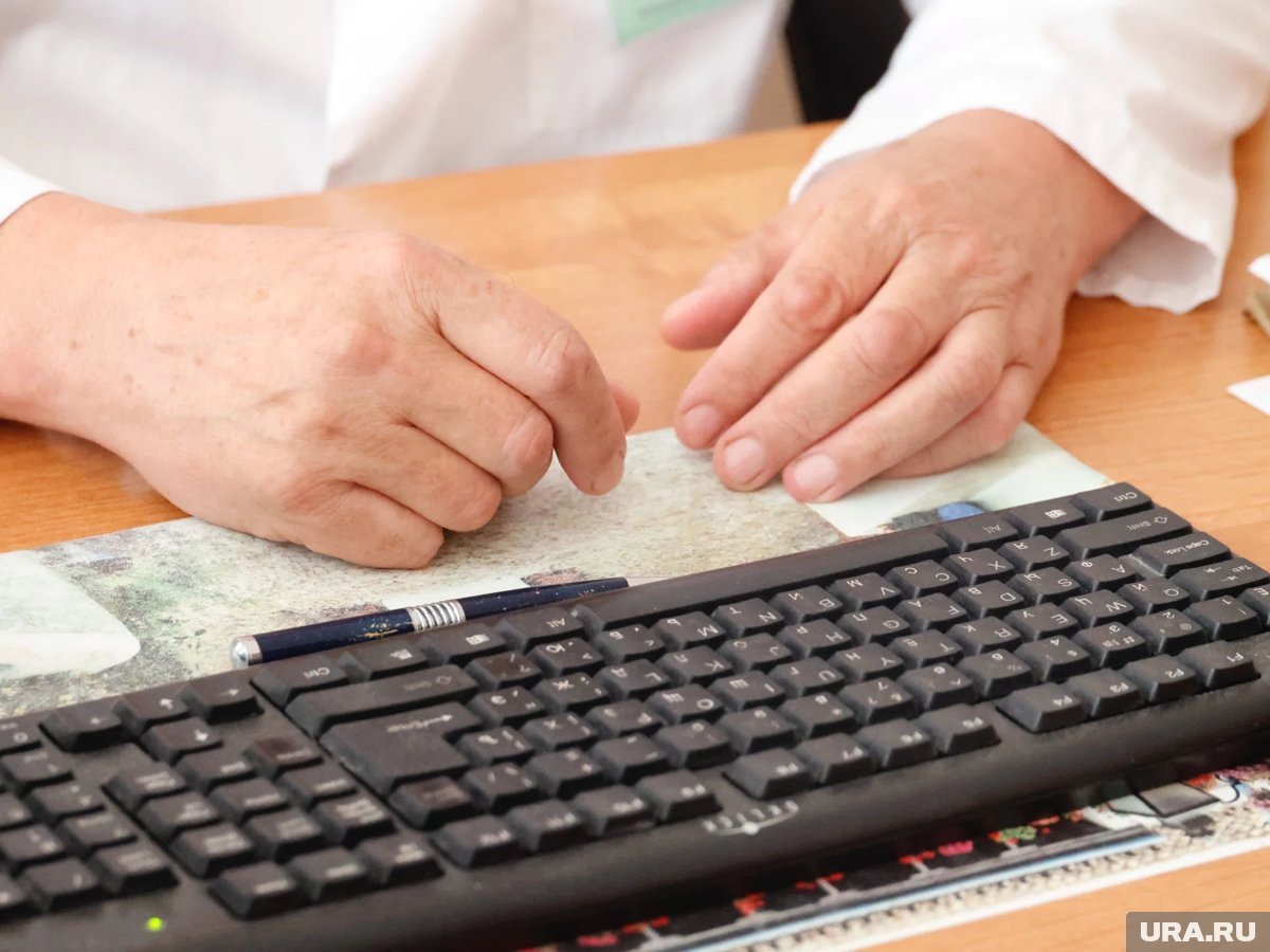     Евгений Барац возглавлял больницу с 2011 года