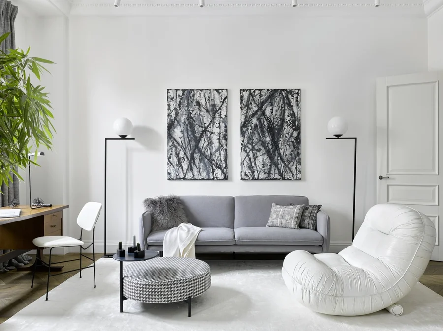 Белый может стать отличным фоном для картин