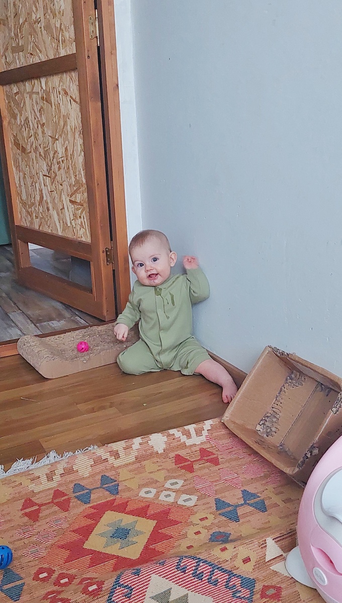 Настоящие ценности – это нематериальные вещи. Воспоминания, моменты счастья, объятия, поцелуи, смех. То, что мы храним в сердце, а не в кошельке. То, что никогда не потеряет для нас своей значимости, несмотря на инфляцию. Наоборот, со временем они становятся для нас дороже.