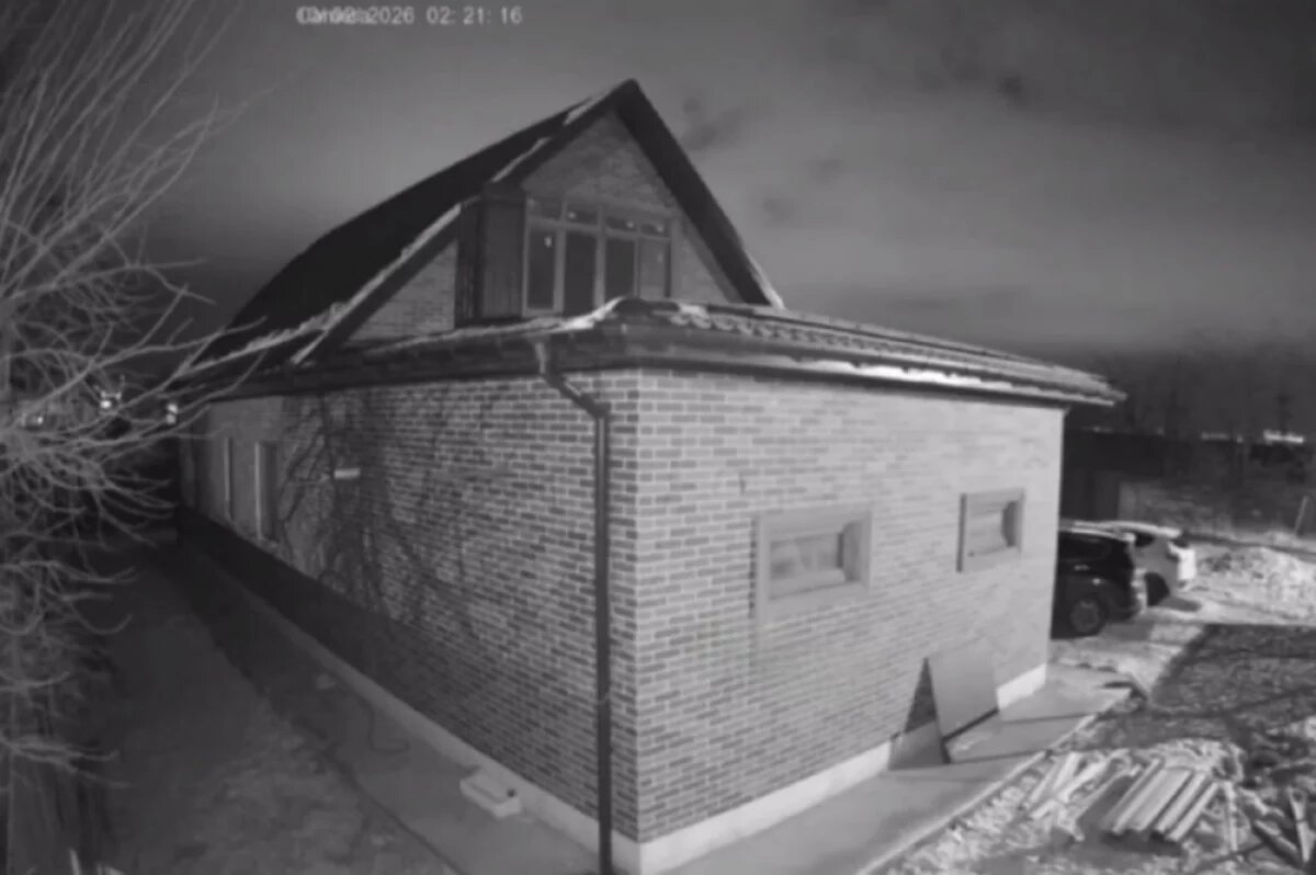    Этот дом в Анапе, по словам очевидцев, словно дважды подпрыгнул.