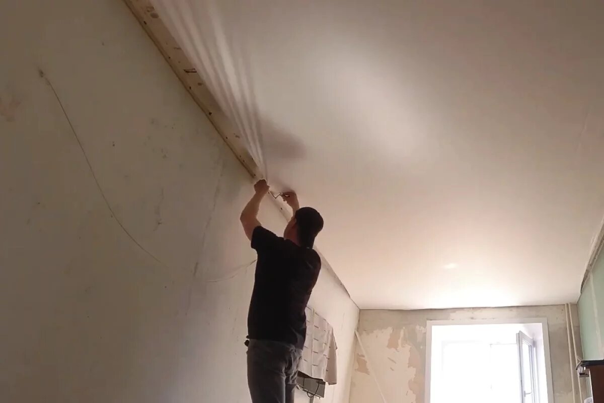    В Петропавловске установщик потолков обманул заказчицу на 40 тысяч рублей