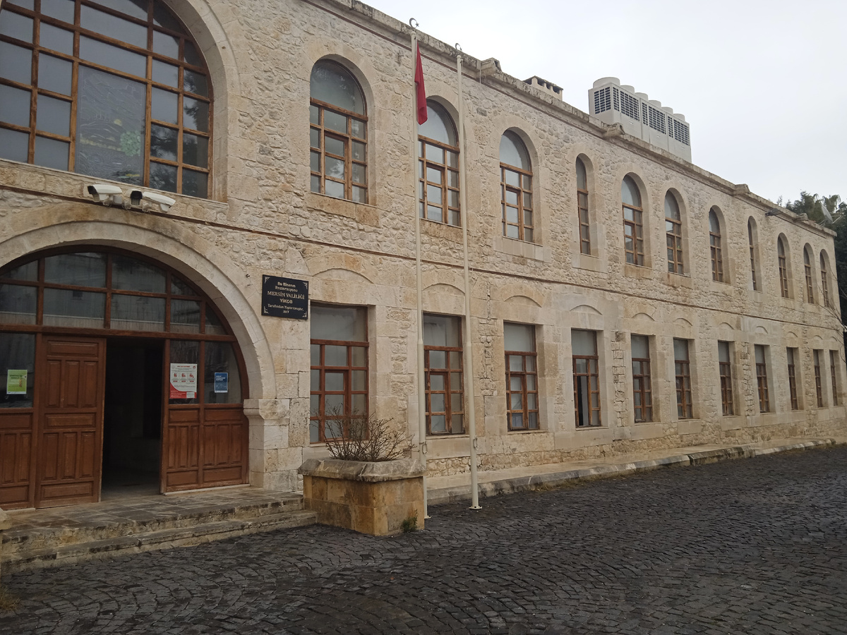 Nüfüs в Силифке. Здесь делали прописку. Нравится мне здание