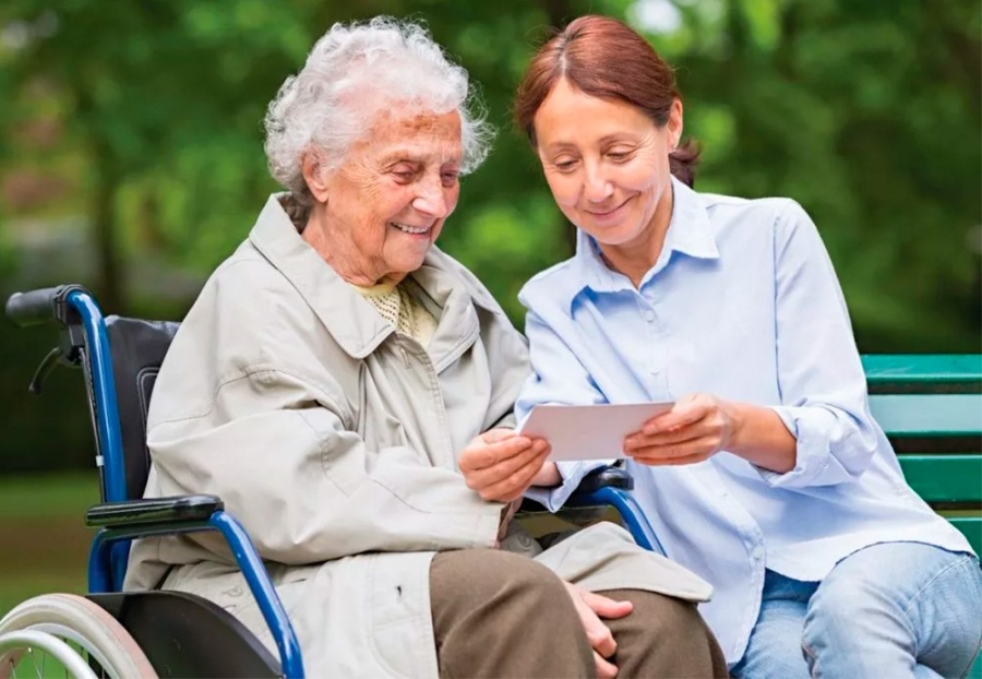     Защита и забота: как в Копыльском районе поддерживают уязвимые категории граждан