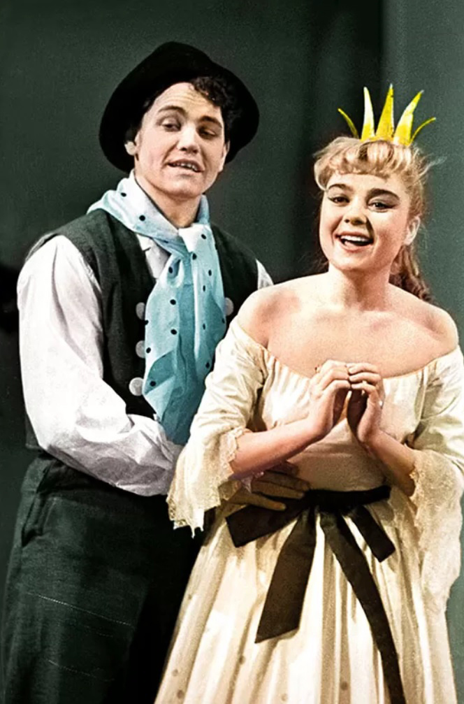 Нина Дорошина и Владимир Земляникин в спектакле «Голый король»